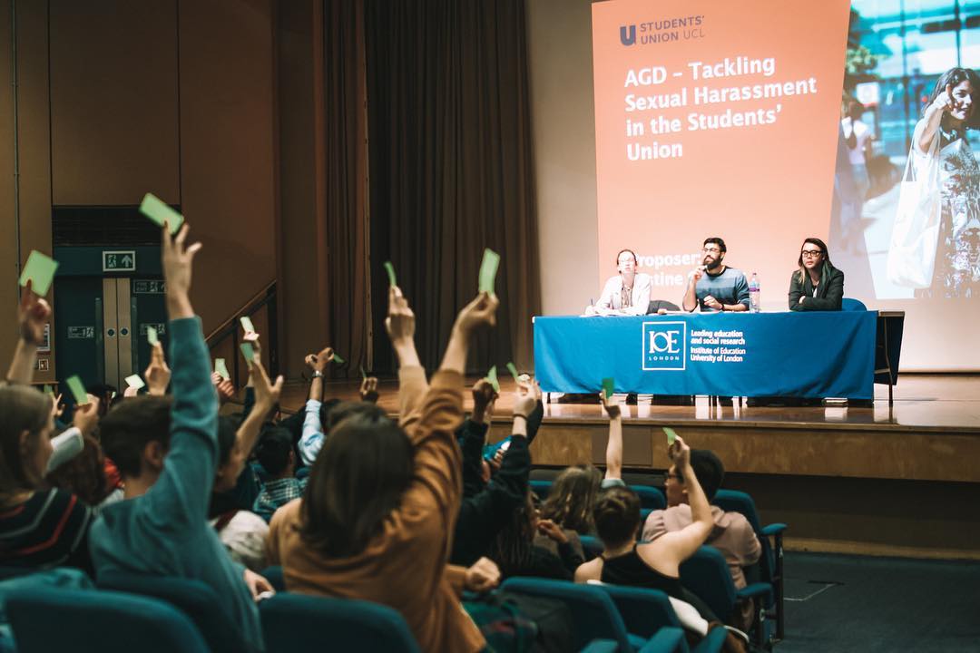 Students vote during a Students' Union general assembly in January 2018